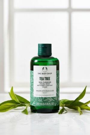 The body shop TEA TREE skin clearing facial wash 250 ml