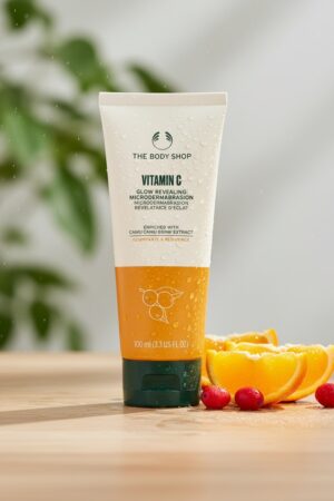 The body shop VITAMIN C illuminating microdermabrasion 100 ml