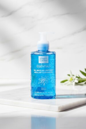 ESSENTIALS micellar cleansing gel 200 ml