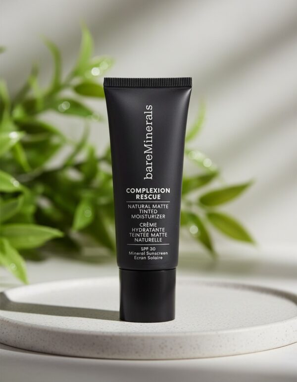 COMPLEXION RESCUE Natural Matte Tinted Moisturizer SPF 30 #Chesnut 35 ml