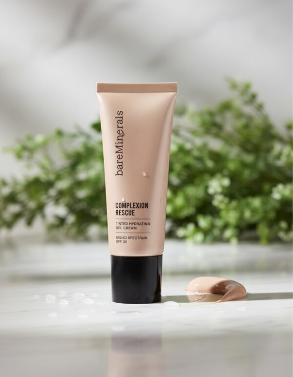 COMPLEXION RESCUE Tinted Moisturizer SPF 30 #04-Suede 35 ml