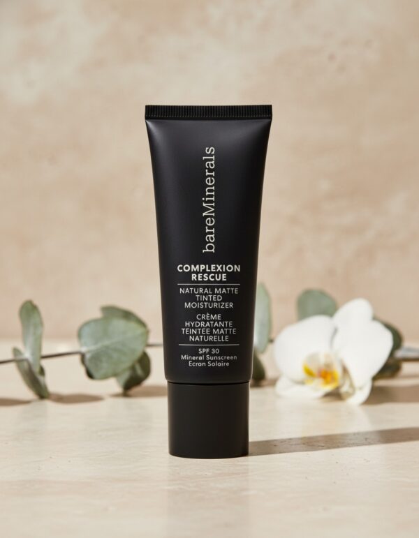 COMPLEXION RESCUE Natural Matte Tinted Moisturizer SPF 30 #Wheat 35 ml