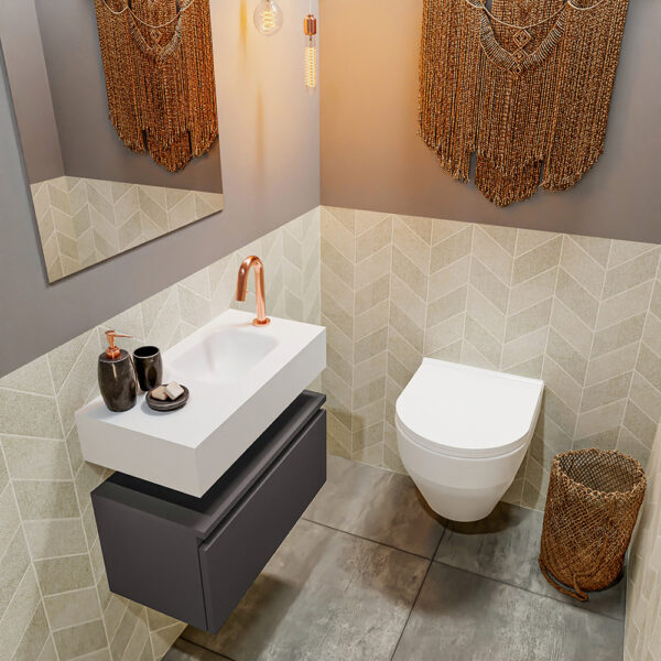 MONDIAZ ANDOR 60cm toiletmeubel dark grey. LEX 60cm wastafel talc positie rechts. Met 1 kraangat