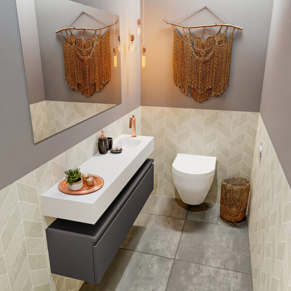 MONDIAZ ANDOR 120cm toiletmeubel dark grey. LEX 120cm wastafel talc positie rechts. Met 1 kraangat