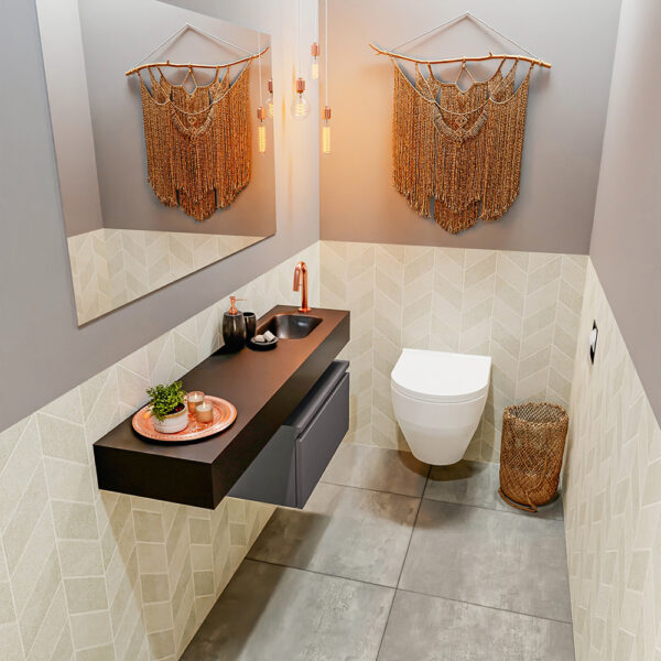 MONDIAZ ANDOR 60cm toiletmeubel dark grey. LEX 120cm wastafel urban positie rechts. Met 1 kraangat