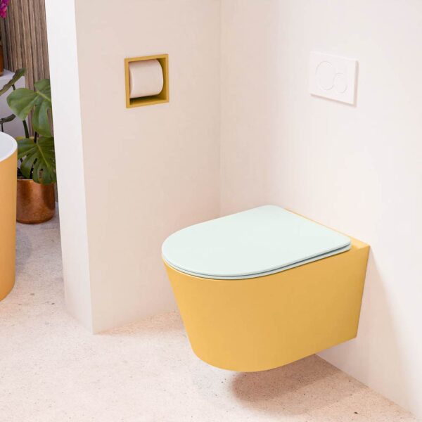 MONDIAZ LAVIE hangend toilet single fire rimless diepspoel Ocher. Toiletzitting met quick-release & softclose Greey.