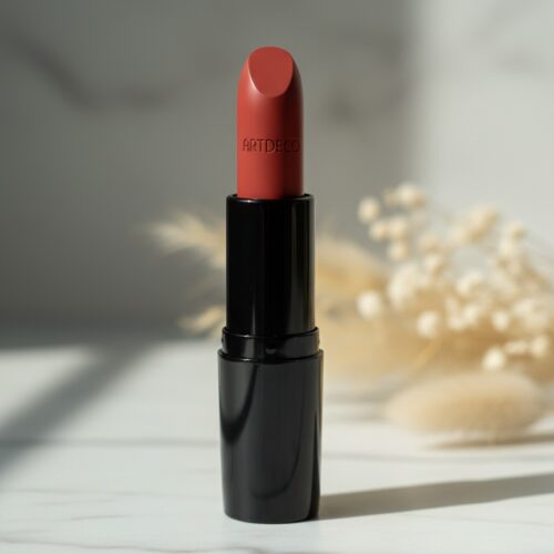 PERFECT COLOR lipstick #806-artdeco red