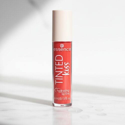 Essence TINTED KISS moisturizing lip stain #04-chili & chill 4 ml
