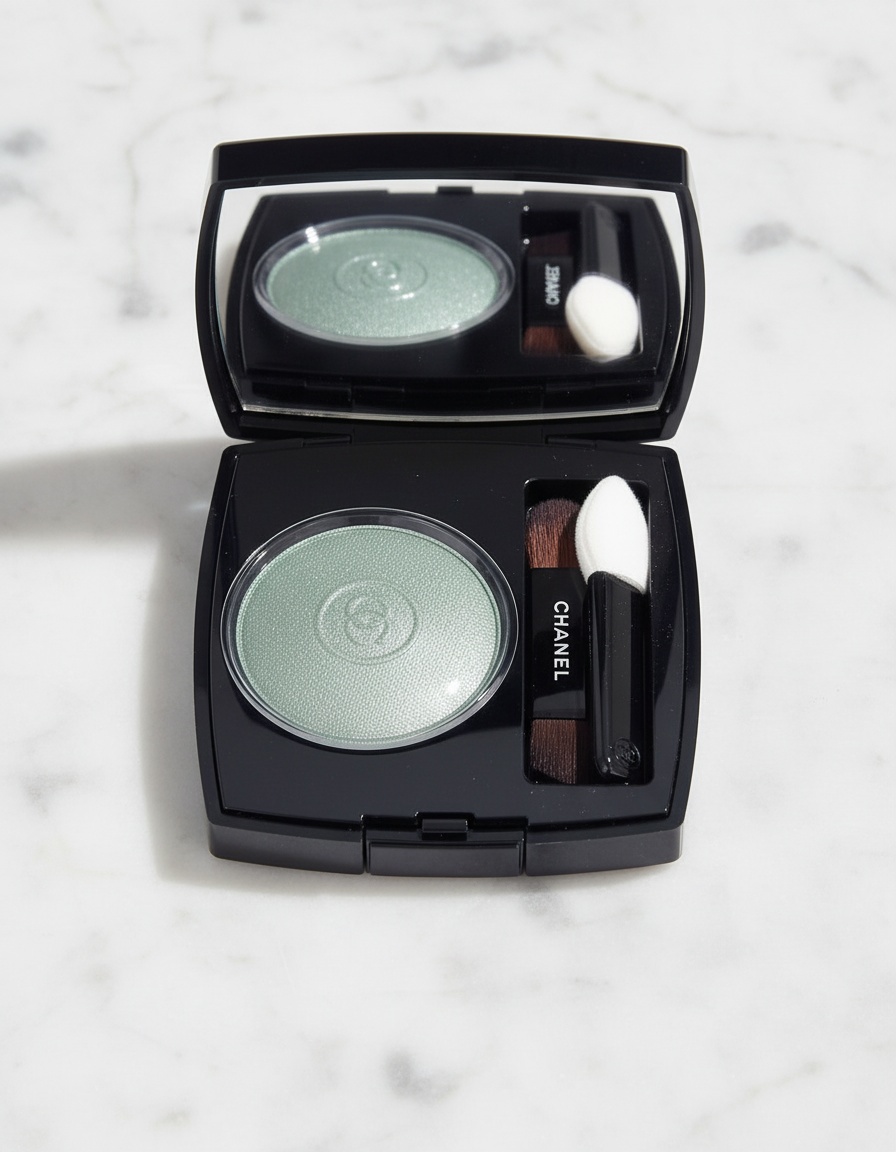 Chanel OMBRE ESSENTIELLE #254-Menthe à L'Eau 1.9 gr - Afbeelding 2