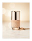 Clarins EVERLASTING YOUTH fluid #111 -auburn