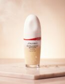 Shiseido REVITALESSENCE SKIN GLOW foundation #410 30ml
